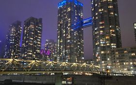 Downtown Toronto Condo, Free Indoor Parking With Amazing View